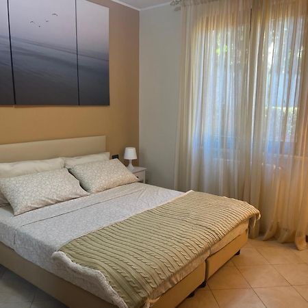 Feli Holiday Home - Panoramic Pool Lake View In Gardone Riviera Exteriör bild