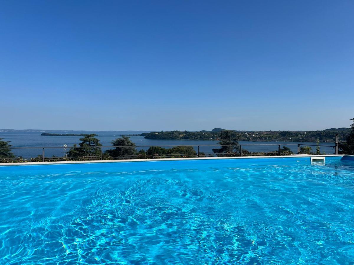Feli Holiday Home - Panoramic Pool Lake View In Gardone Riviera Exteriör bild