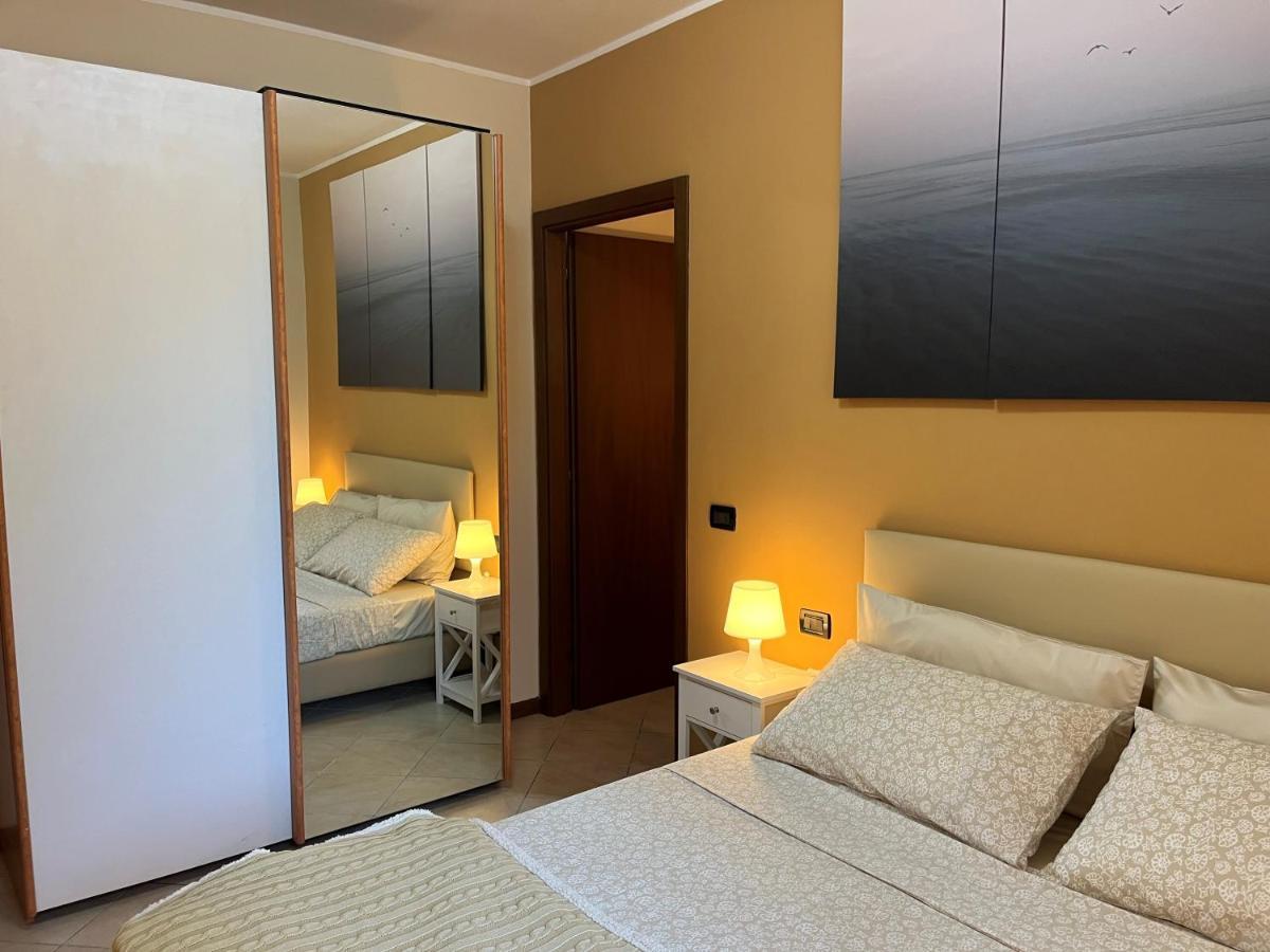 Feli Holiday Home - Panoramic Pool Lake View In Gardone Riviera Exteriör bild