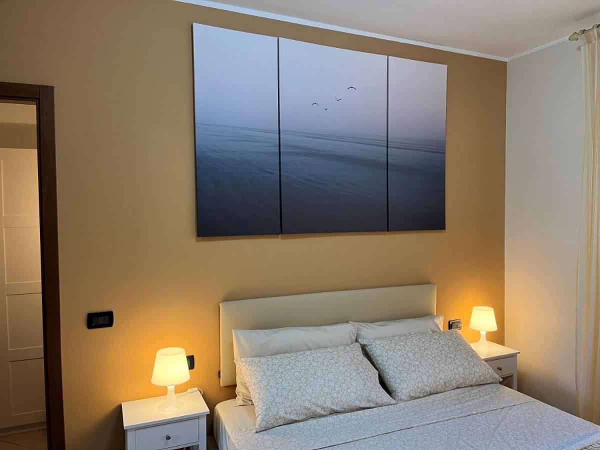 Feli Holiday Home - Panoramic Pool Lake View In Gardone Riviera Exteriör bild